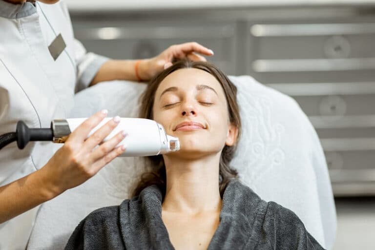 os tratamentos a laser para o rosto são eficientes e pouco invasivos